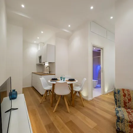 & Comfort Palazzo Sanna Cao * קליארי