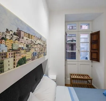 & Comfort Palazzo Sanna Cao * קליארי